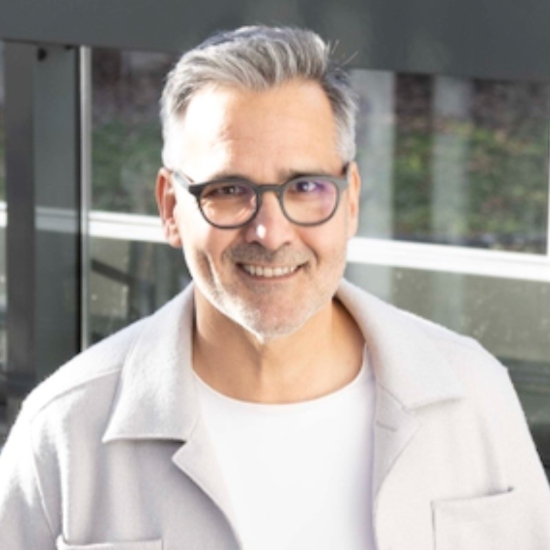 Portrait von Manuel Iglesias